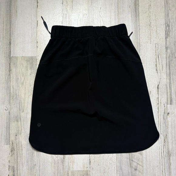 Lululemon On The Fly Skirt Size 4 - Picture 5 of 5